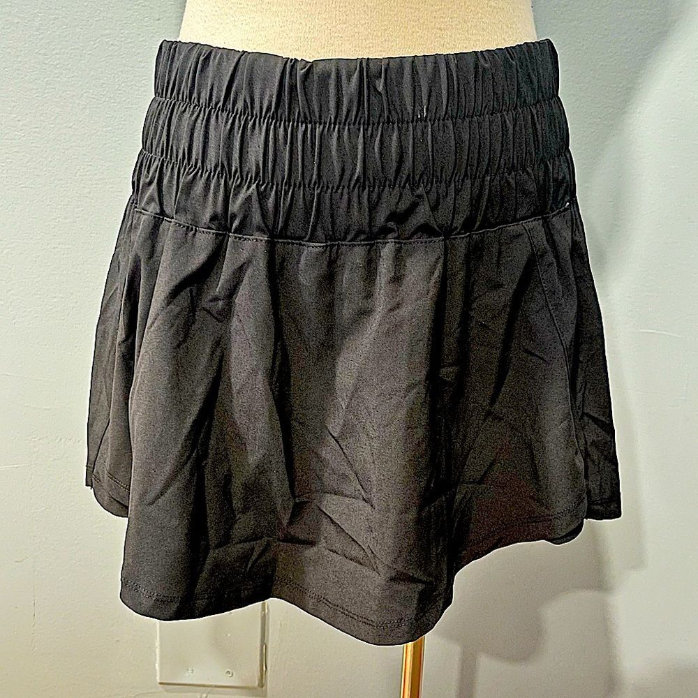 NEW Vanilla Star Black Love To Move Pull On Skort Size Small